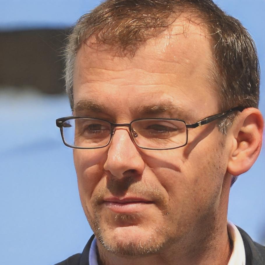 Dr. Marcus Hoffmann